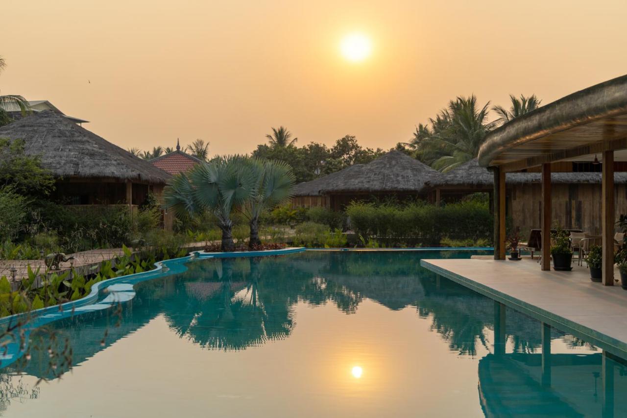 Authentic Khmer Village Resort Siem Reap Exterior foto