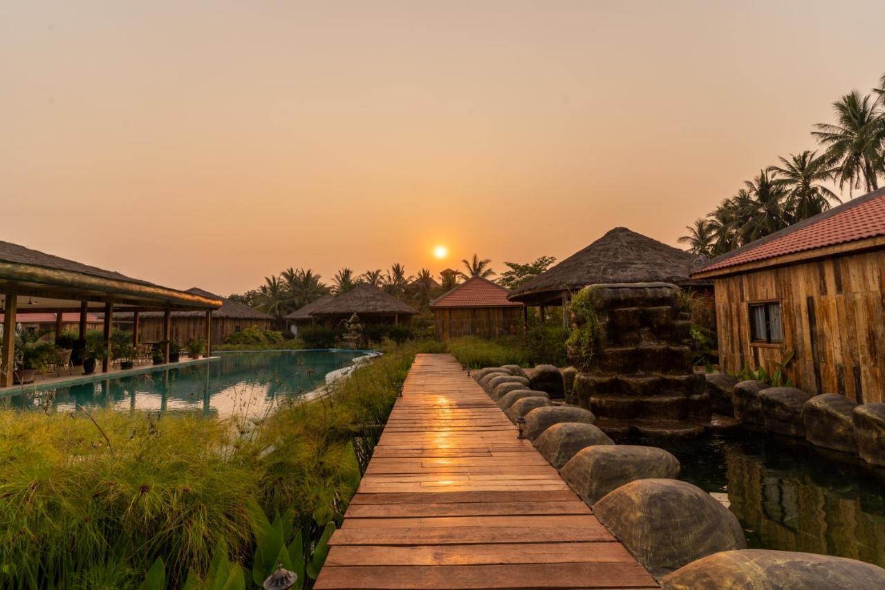 Authentic Khmer Village Resort Siem Reap Exterior foto