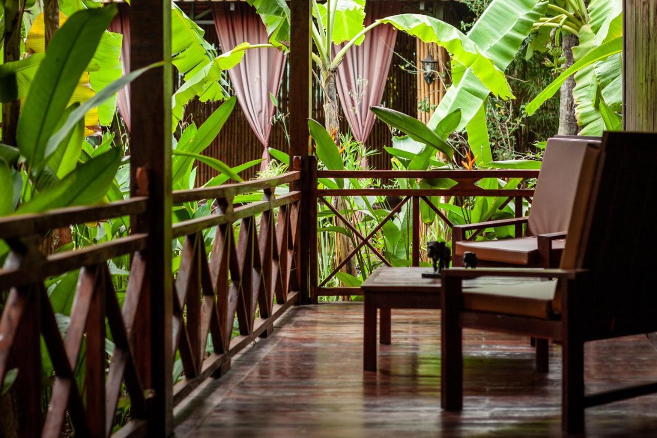 Authentic Khmer Village Resort Siem Reap Exterior foto