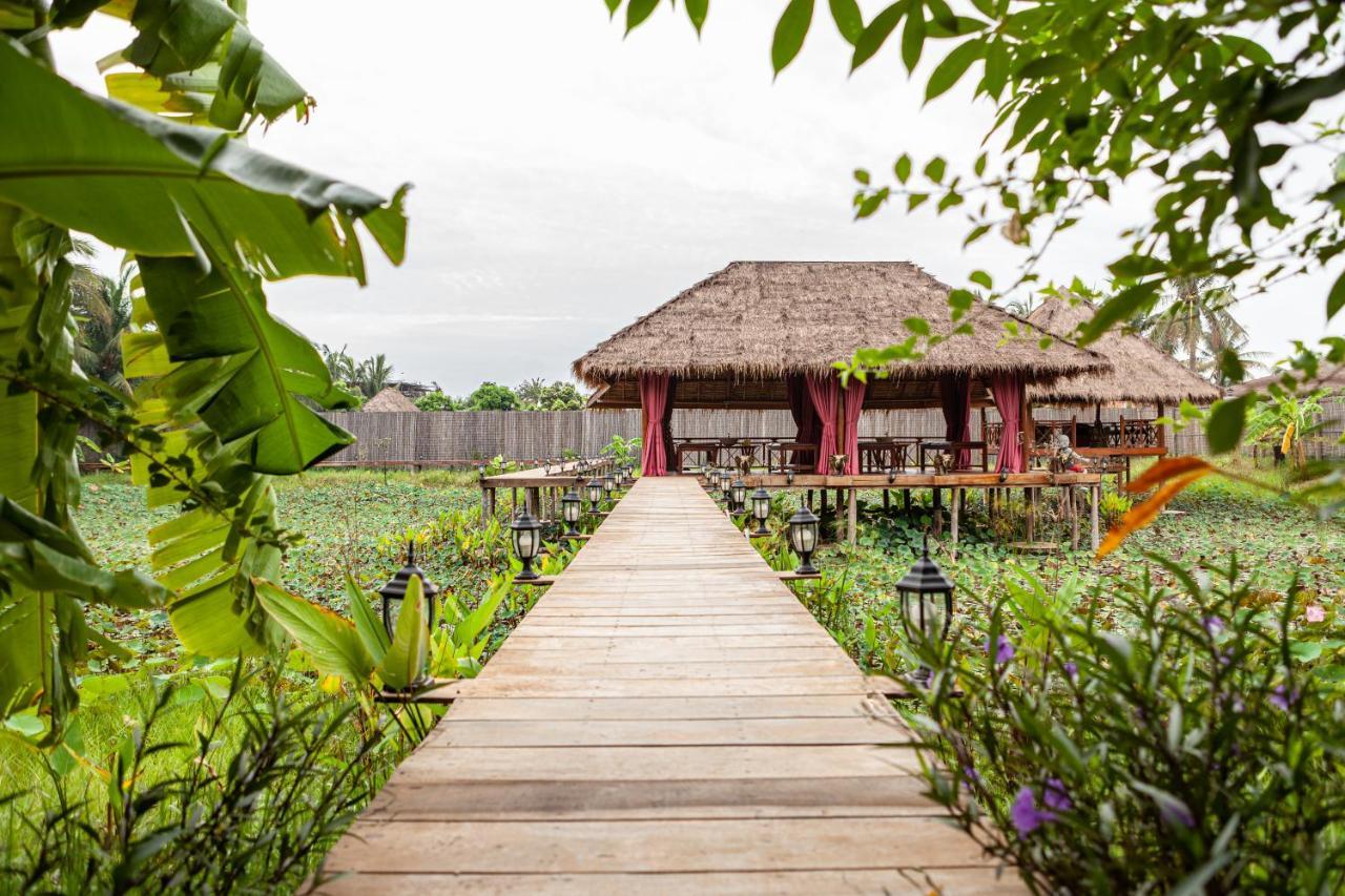 Authentic Khmer Village Resort Siem Reap Exterior foto